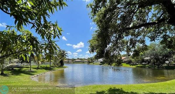 Coconut Creek, FL 33073,4754 NW 76th St