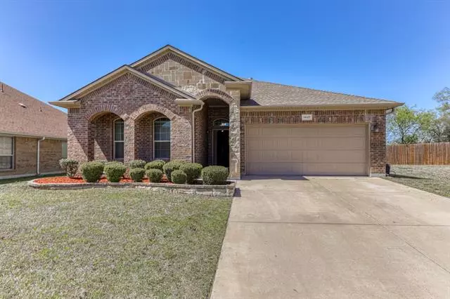 Arlington, TX 76002,1421 Deer Hollow Drive