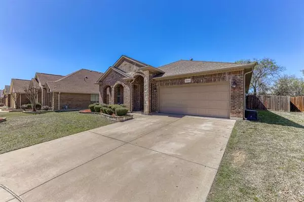 Arlington, TX 76002,1421 Deer Hollow Drive