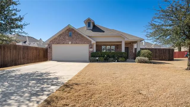 705 Celebrity Court, Midlothian, TX 76065