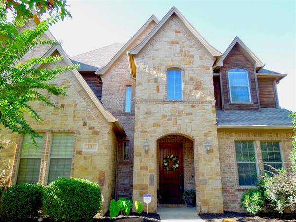 2141 Lookout Court, Hurst, TX 76054