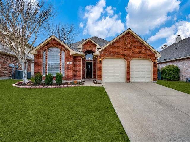 523 E Lynn Creek Drive, Arlington, TX 76002