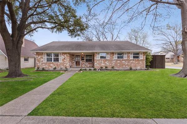 9943 Larchbrook Drive, Dallas, TX 75238