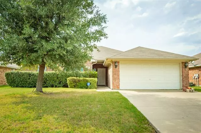 1008 Winepress Road, Burleson, TX 76028