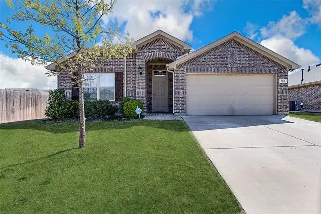 1360 Foxglove Lane, Burleson, TX 76028