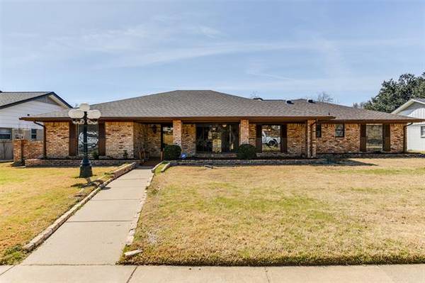 3416 Country Club Road, Pantego, TX 76013