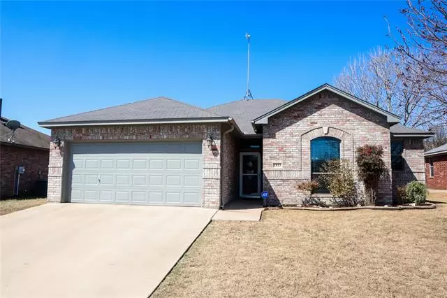 1833 N Sandpiper Drive, Weatherford, TX 76088