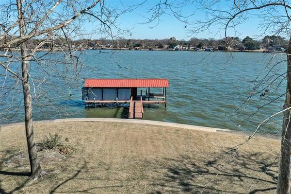 226 Sherwood Shore Drive, Gun Barrel City, TX 75156