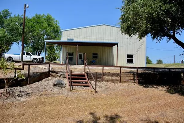 3501 Hwy 377, Comanche, TX 76442