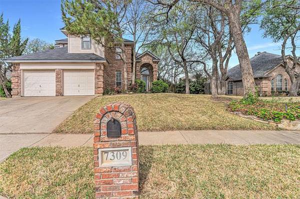 7309 Hidden Oaks Drive, North Richland Hills, TX 76182