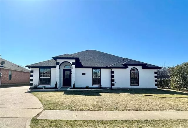 1105 Rio Verde Drive, Desoto, TX 75115