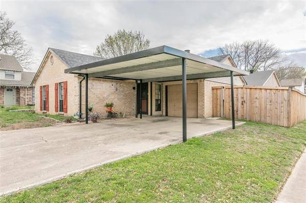 6716 Dandelion Drive, Fort Worth, TX 76137