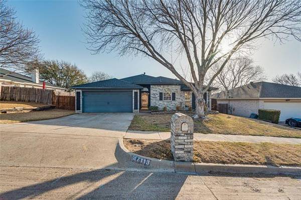 7113 Stonegate Drive, Benbrook, TX 76126