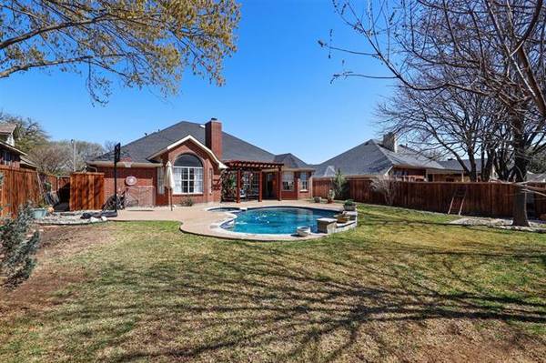 6824 Dogwood Lane, North Richland Hills, TX 76182