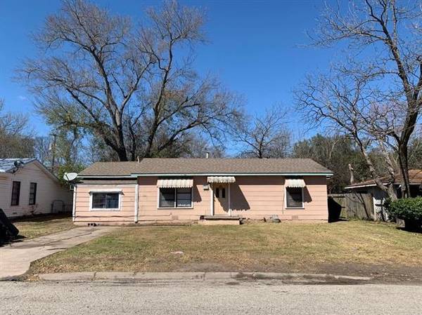 303 E 7th Street, Kaufman, TX 75142