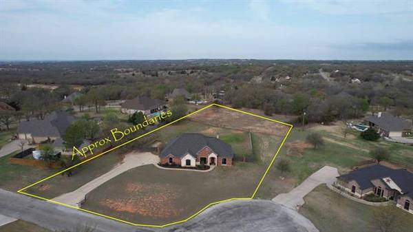 105 Oakbend Court, Weatherford, TX 76088