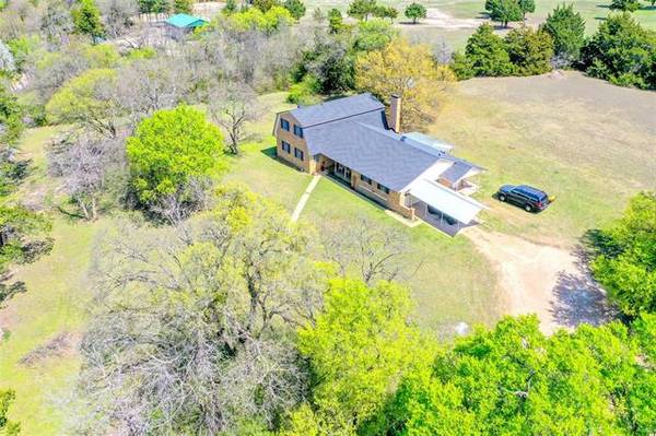 300 Mcbride Road, Lancaster, TX 75146