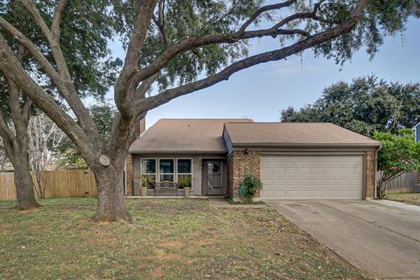 501 Tarragon Lane, Euless, TX 76039