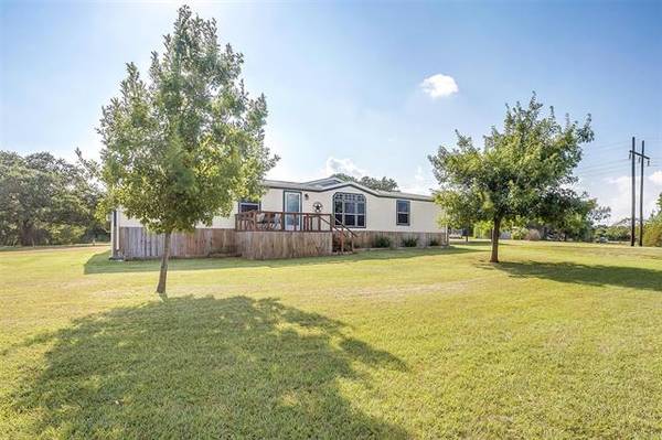 3214 Flora Street, Burleson, TX 76028