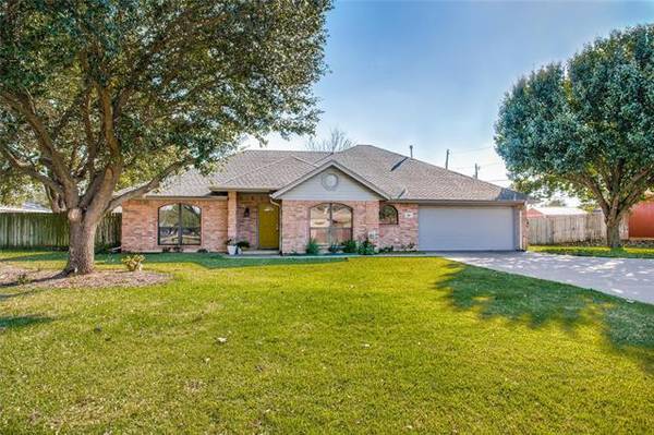 210 Lone Star Street, Joshua, TX 76058