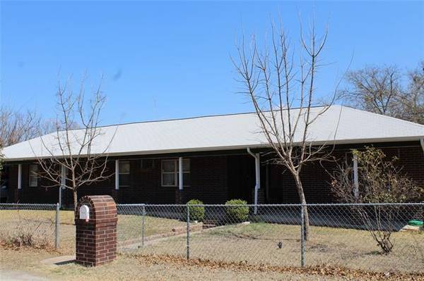 902 Tremont Street, Weatherford, TX 76086