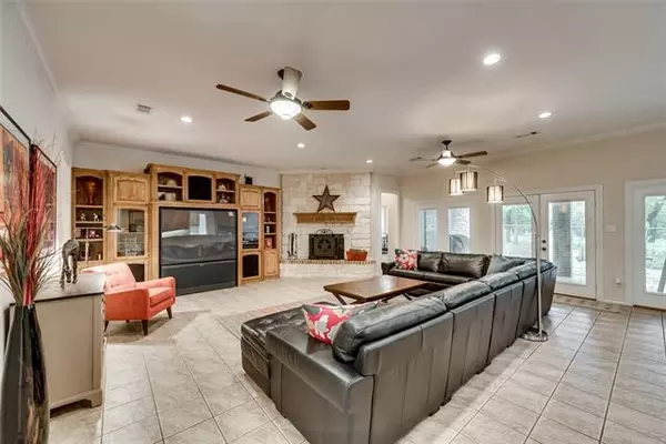 Burleson, TX 76028,6325 Shadow Valley Drive