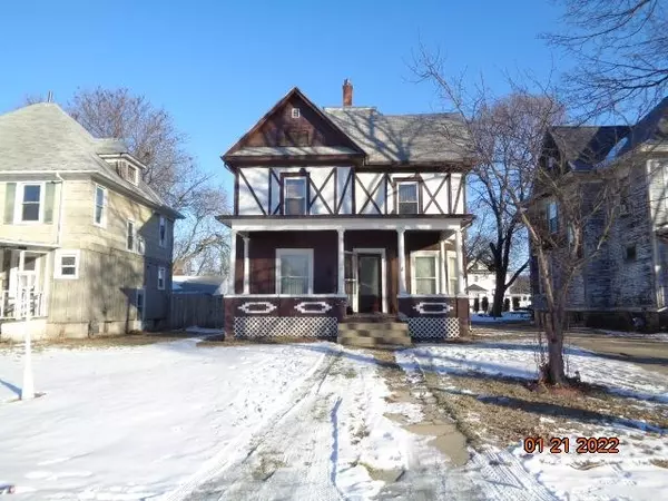 308 W 10th Street, Sterling, IL 61081