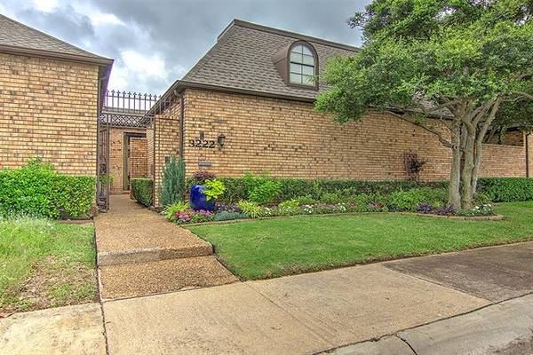 3222 Stonehenge Lane, Carrollton, TX 75006