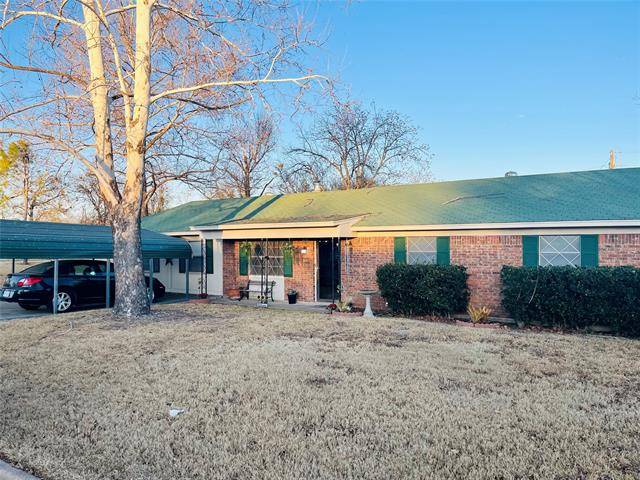 304 Shoshone Street, Comanche, TX 76442