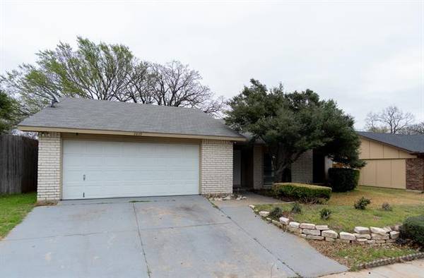 2809 Meadowview Drive, Arlington, TX 76016