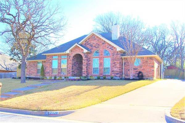 7328 Red Oak Street, North Richland Hills, TX 76182