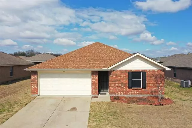 1813 RIDGECREST Drive, Terrell, TX 75160