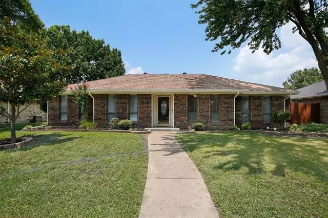 7609 Salzburg Drive, Rowlett, TX 75089