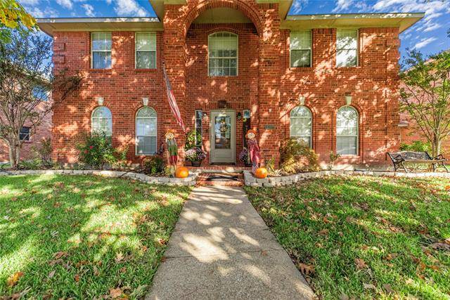 8913 Barton Creek Drive, Rowlett, TX 75089