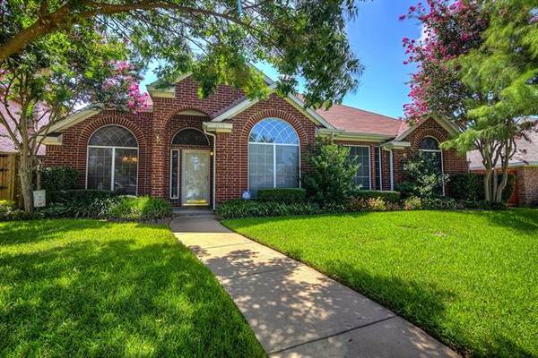 2410 Lawton Lane, Rowlett, TX 75089