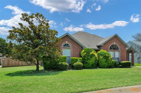 8114 Regatta Drive, Rowlett, TX 75089