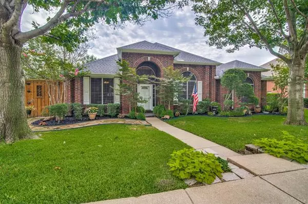 7502 Waterwood Drive, Rowlett, TX 75089