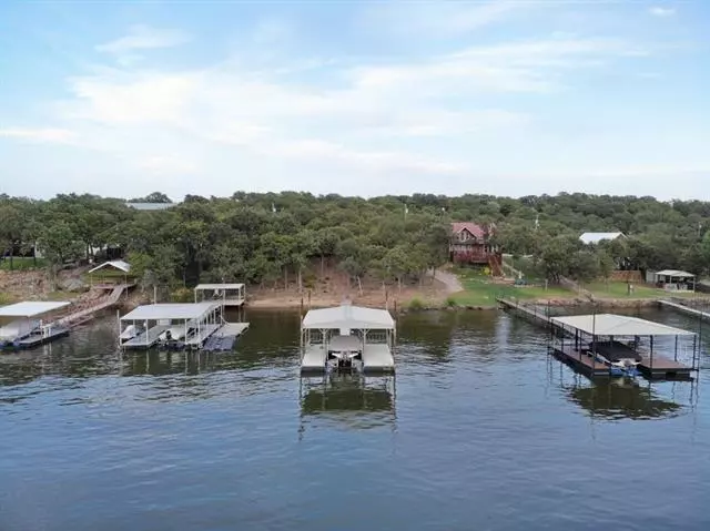 400 Lakeside Drive, Bowie, TX 76230