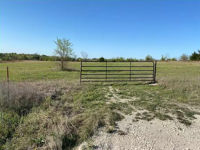 494 County Road 410, Gainesville, TX 76240