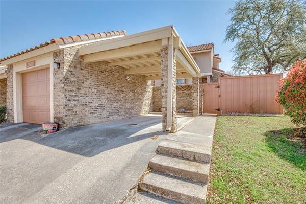 2608 Entrada Boulevard, Irving, TX 75038