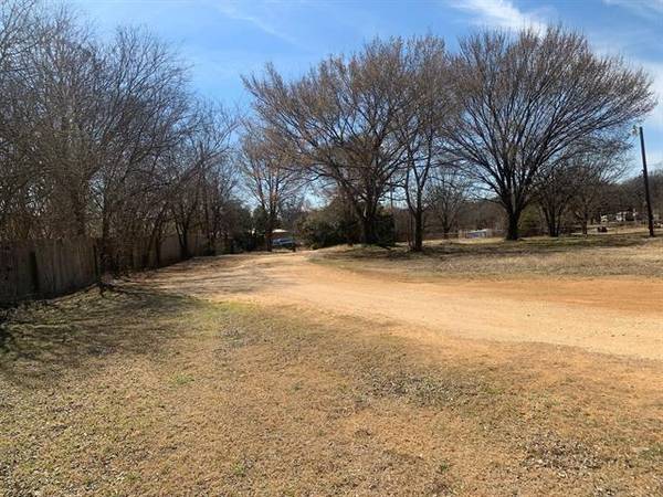 2133 Meadowview Street, Alvarado, TX 76009