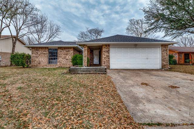 421 Goldfinch Drive, Fort Worth, TX 76108