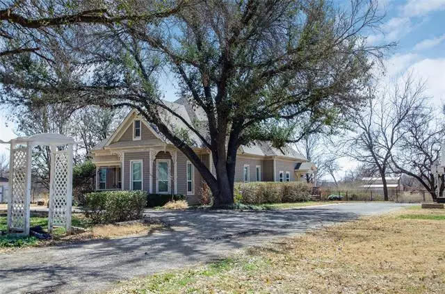 Jacksboro, TX 76458,445 W Belknap Street