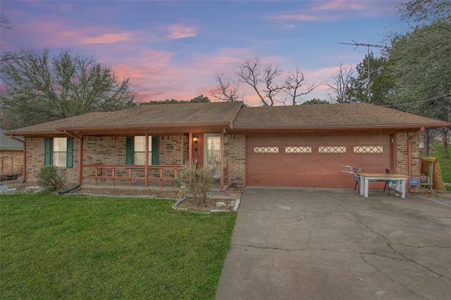 817 Woodhaven Court, Granbury, TX 76048