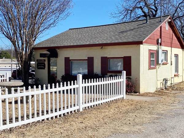 178 W Long Street, Stephenville, TX 76401