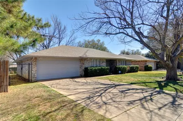 7705 Silveridge Drive, Fort Worth, TX 76133