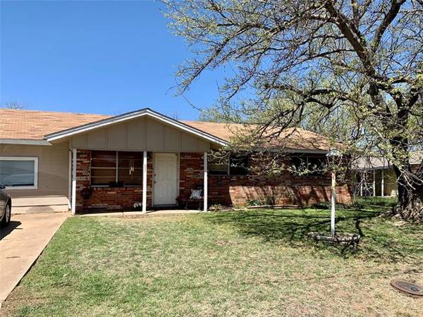 831 W Elm Street, Stephenville, TX 76401