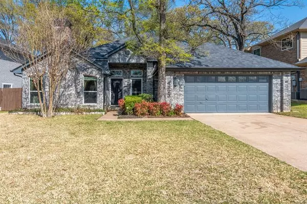 4323 Country Lane, Grapevine, TX 76051