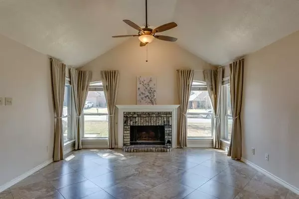 Grapevine, TX 76051,4323 Country Lane