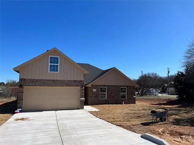 2806 Steepleridge Circle, Granbury, TX 76048